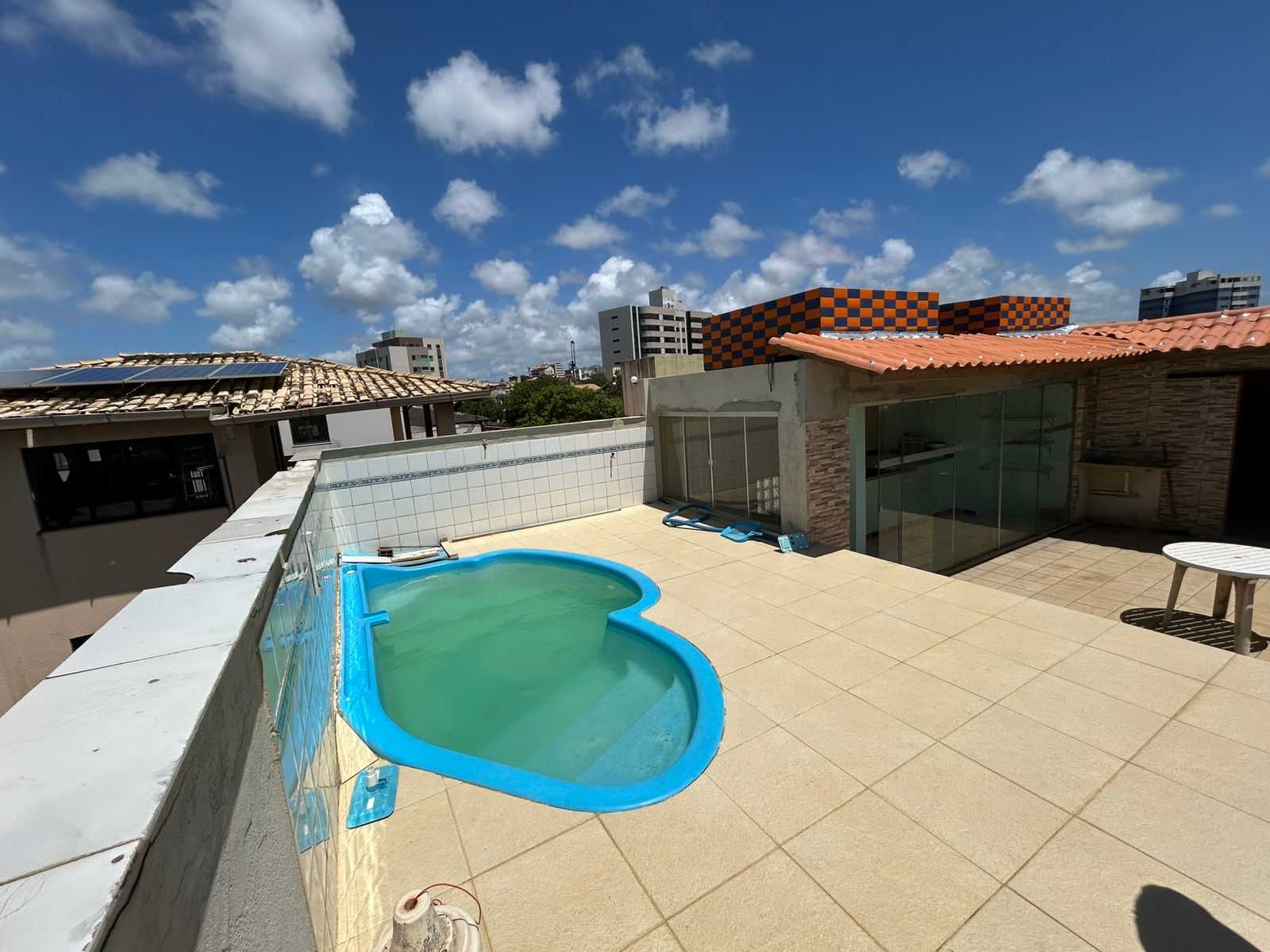 Img Venda 2 Casas térrea e 1º andar com Piscinas