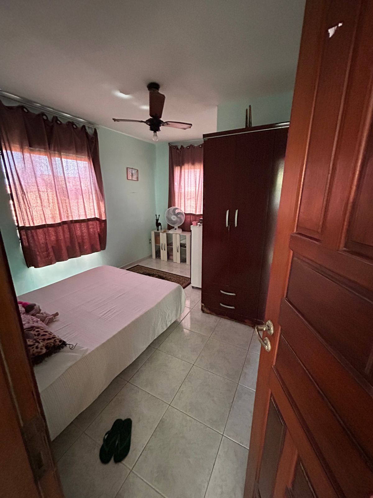 Img Venda 2 Casas térrea e 1º andar com Piscinas