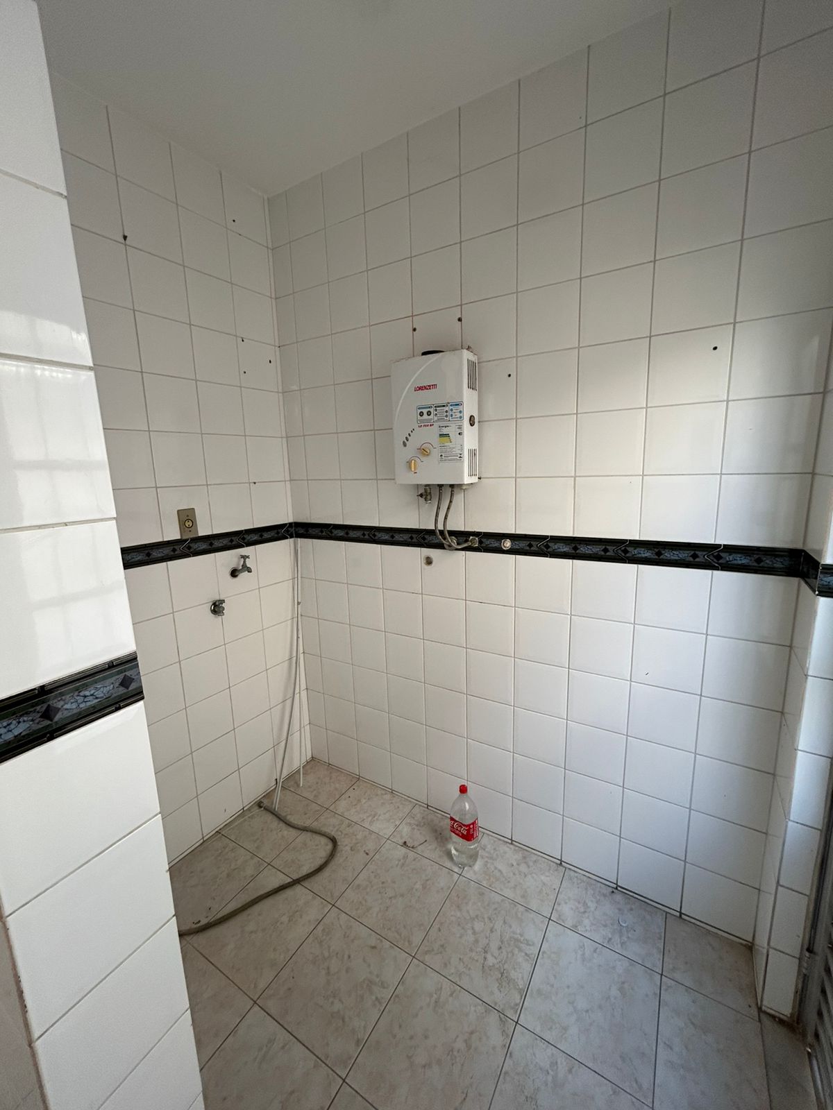 Img Venda 2 Casas térrea e 1º andar com Piscinas