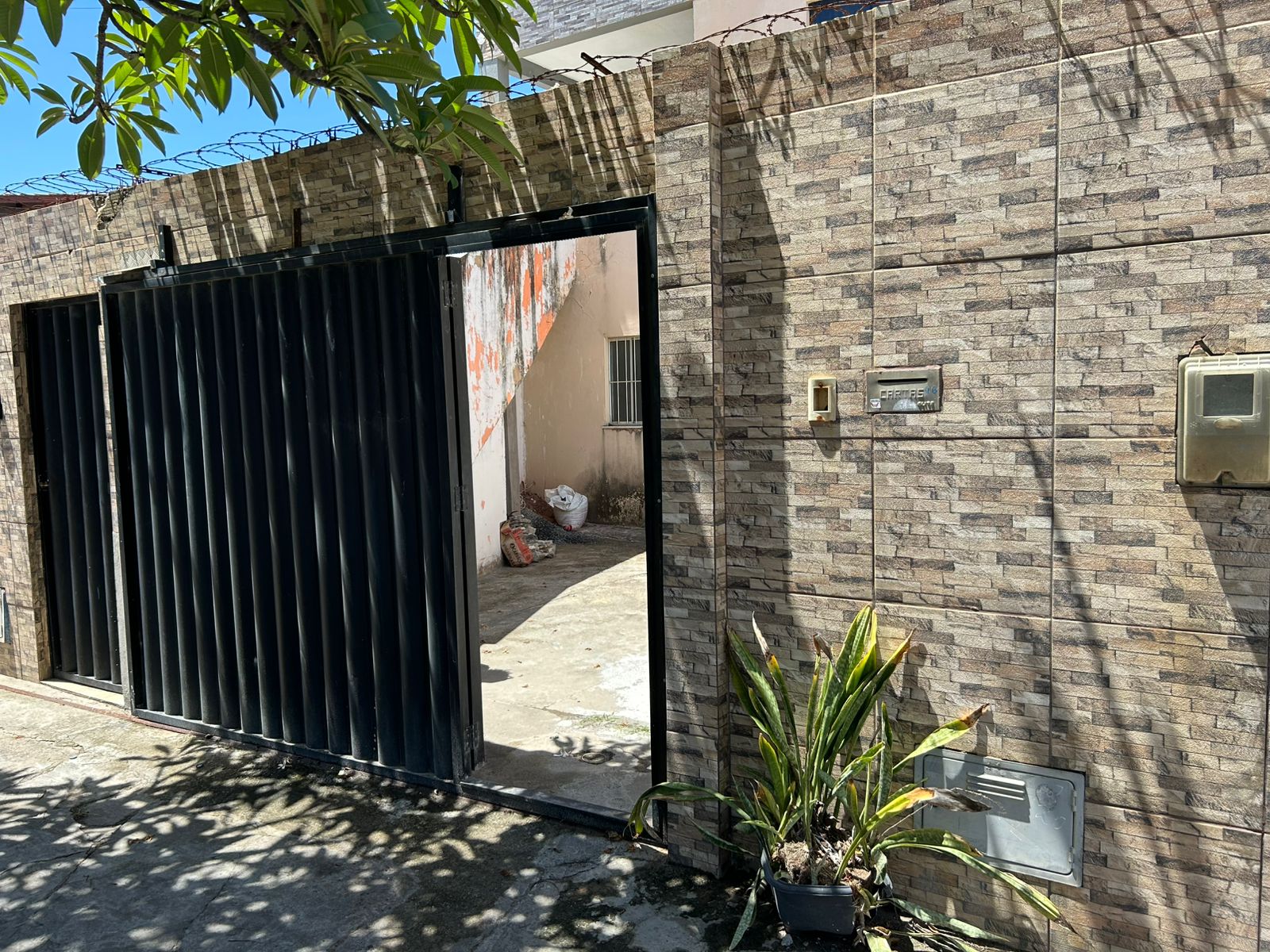 Img Venda 2 Casas térrea e 1º andar com Piscinas