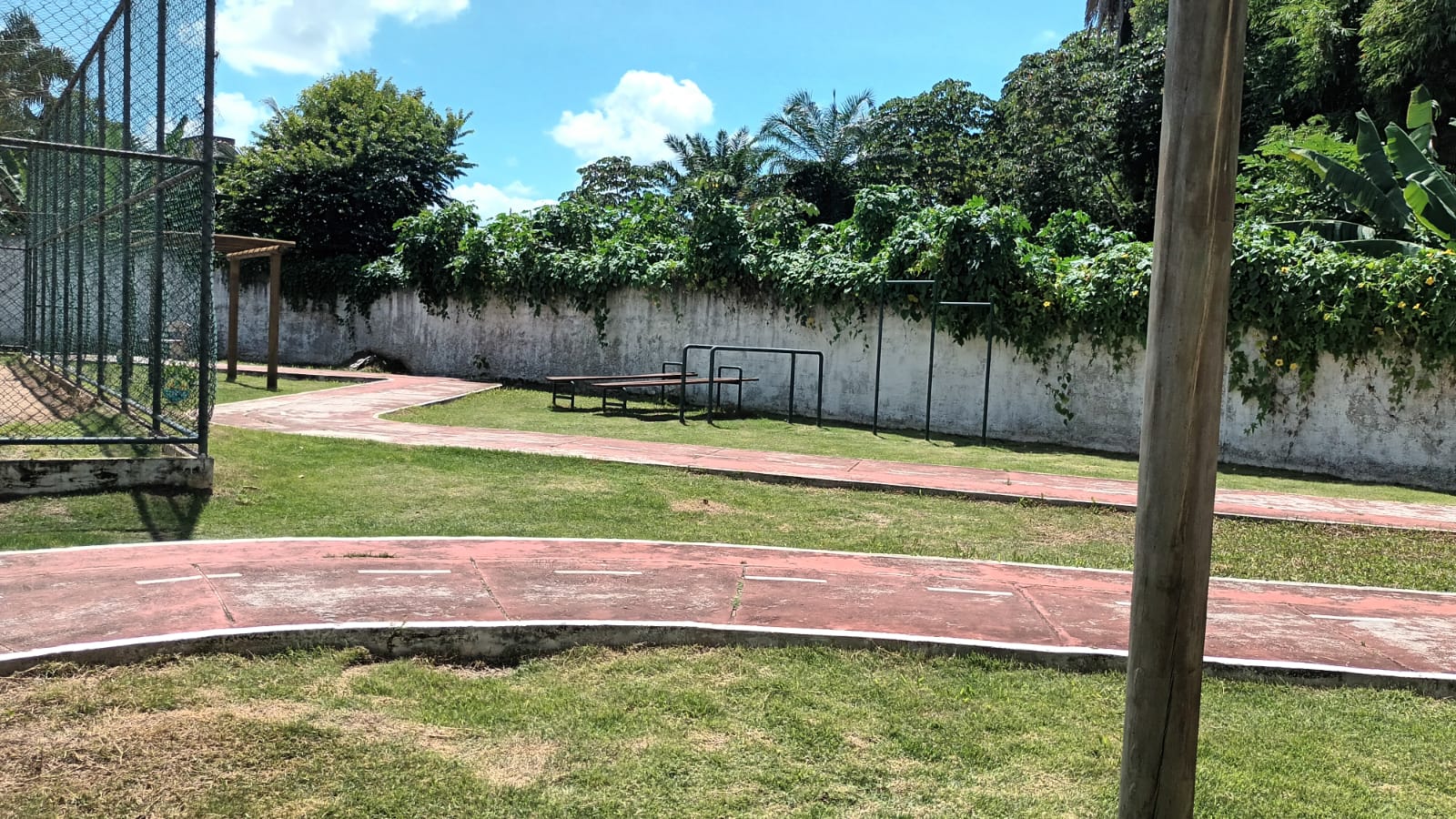 Img Ap 2/4, suíte e Varanda